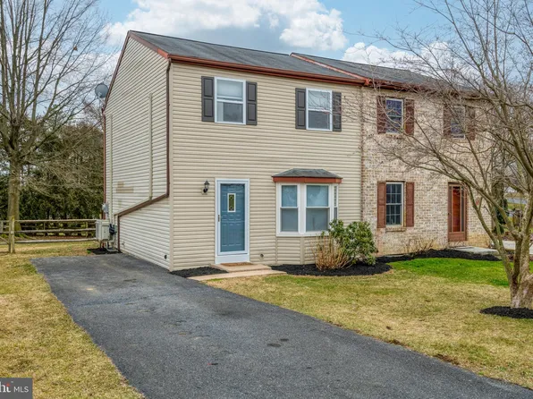 608 Bernhard Ave, Mount Joy, PA 17552