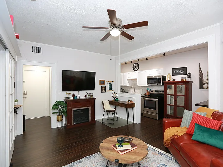 407 S Melville Ave — Photo 52