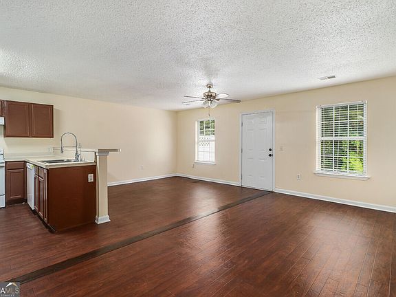 5th image of 1118 Towne Park Dr