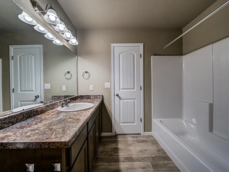 7685 Forest Meadows Ave — Photo 21