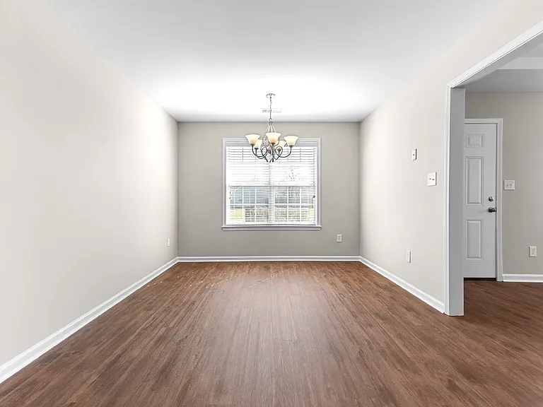 200 Stirling Bridge Dr — Photo 8