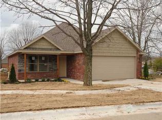 2630 Sierra Ave, Fayetteville, AR 72703