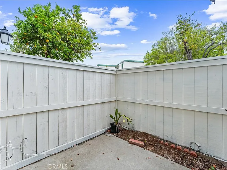 8242 Henderson Grn — Photo 16