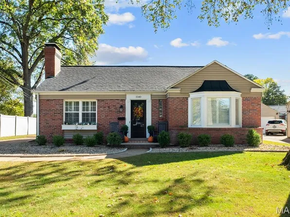 1540 Azalea Dr, Saint Louis, MO 63119