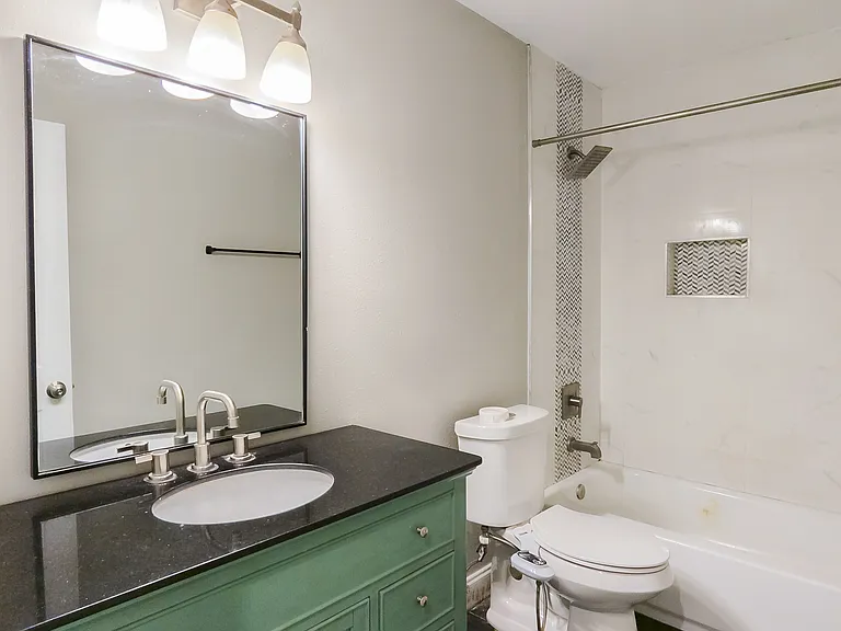 1222 S Peachtree Rd — Photo 15
