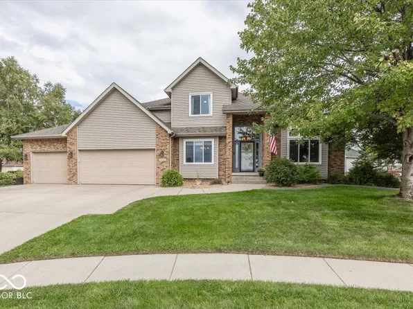 3215 Skyview Ct, Columbus, IN 47203