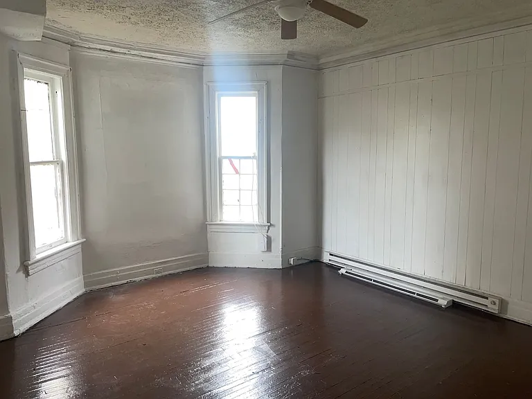 912 Floyd St #2 — Photo 5