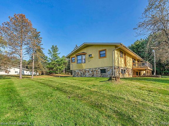 3rd image of 2455 Slattery Rd