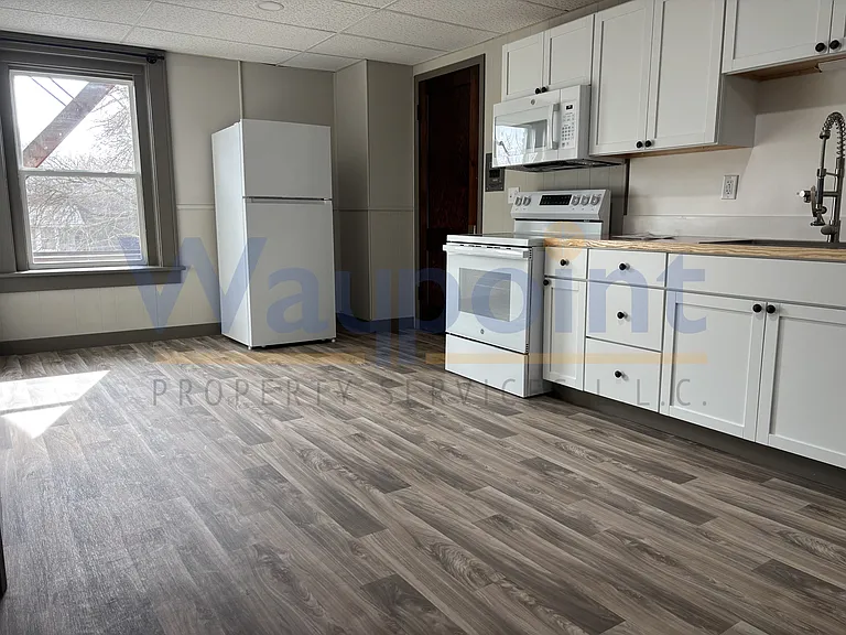 102 S Lafayette St #4 — Photo 8