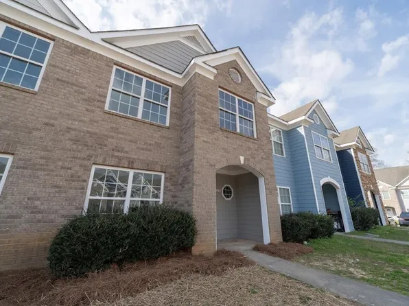 104 Brixton Cir, Carrollton, GA 30117