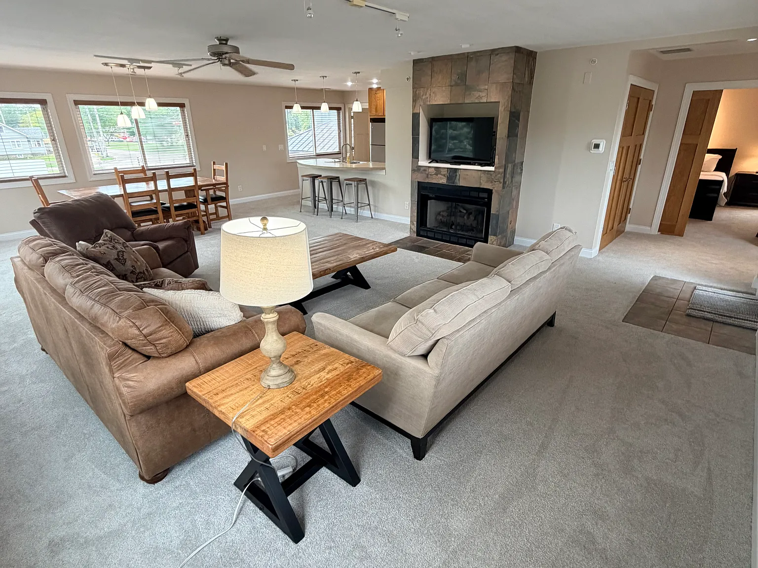 2 bed, 1250 sqft, $2,250 — Photo 3