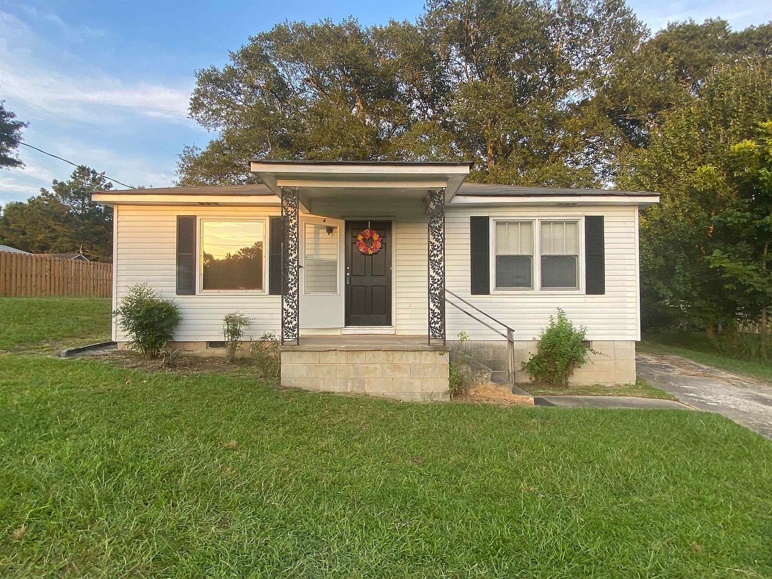 654 Fairview Rd, Ellenwood, GA 30294 | Zillow 