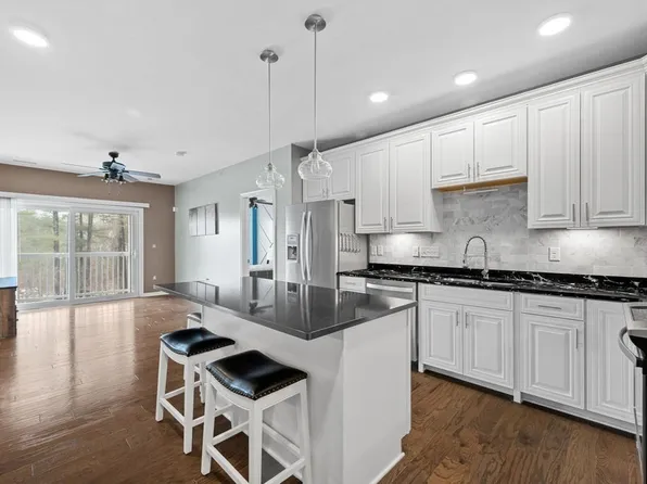 220 Martins Lndg Unit 411, North Reading, MA 01864