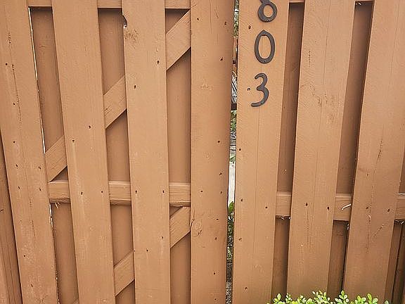 4th image of 803 Springdale Cir #80C