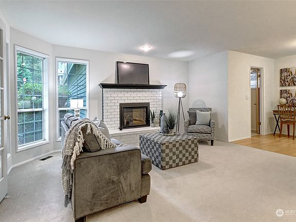 4th image of 4305 245th Avenue SE