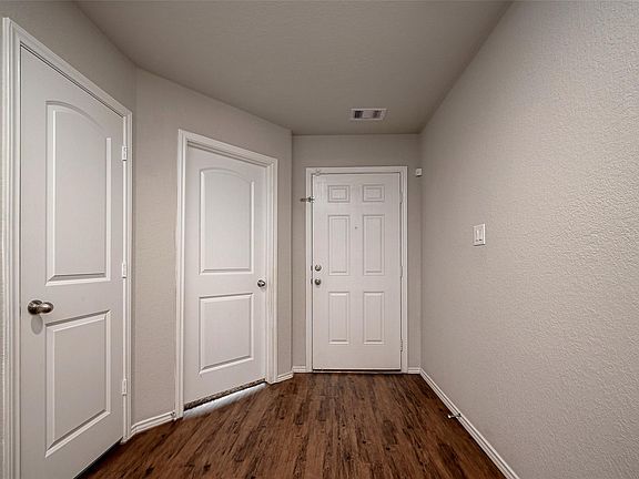 5th image of 14004 Lake Crescent Dr