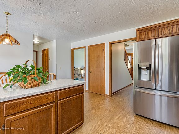 5th image of 300 Fairhaven Dr