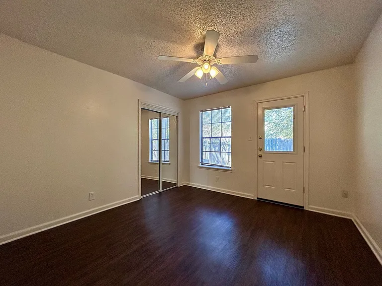 9217 Kempler Dr — Photo 12