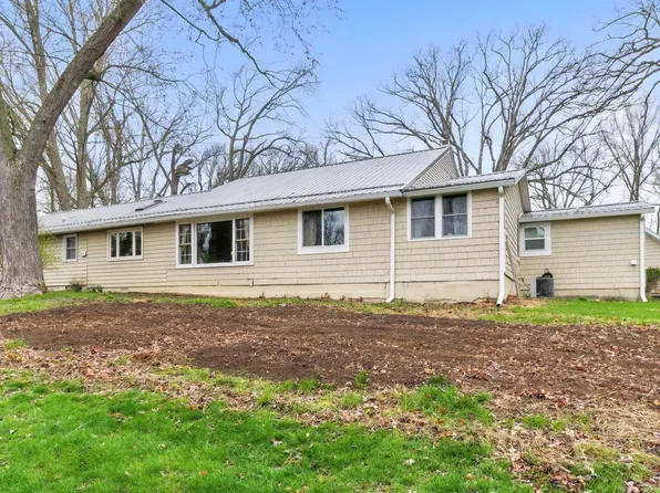 6611 Laura Ln, Fort Wayne, IN 46804