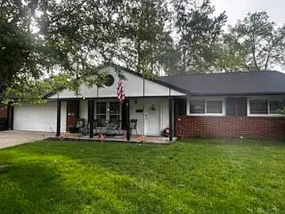 827 Foster St Photo 1