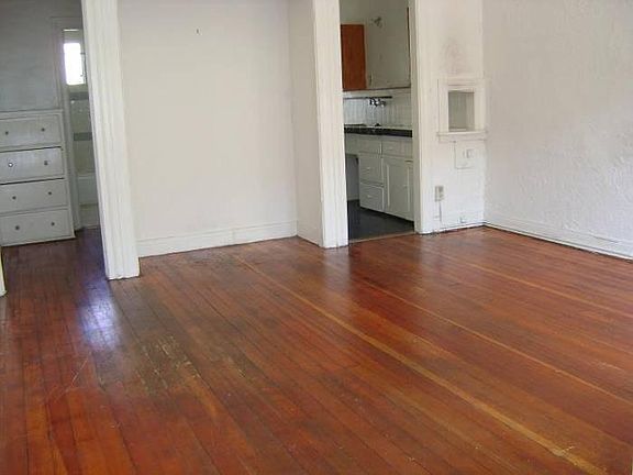 5th image of 831 1/4 N Formosa Ave