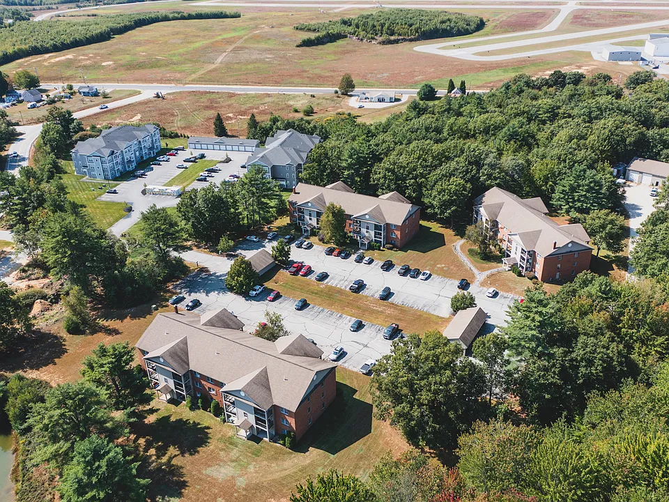 42 Tailwind Court