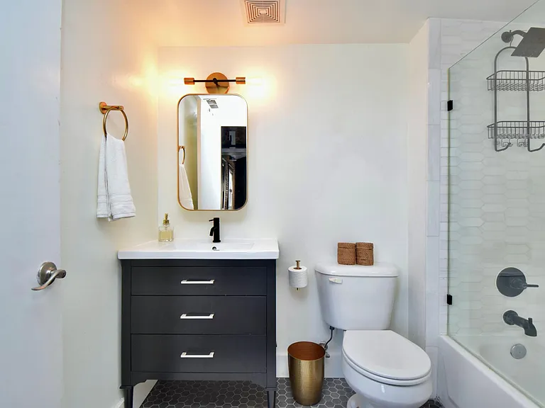 110 E 13th St #3 — Photo 14