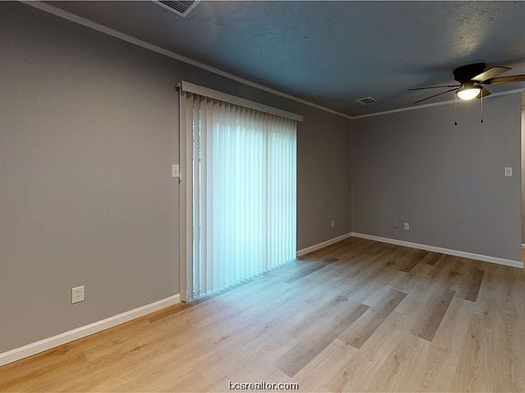 4th image of 2407 Bosque Dr #A-d