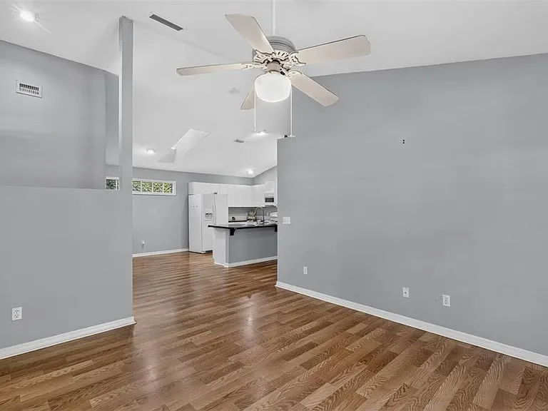 2115 SW 72nd St — Photo 12