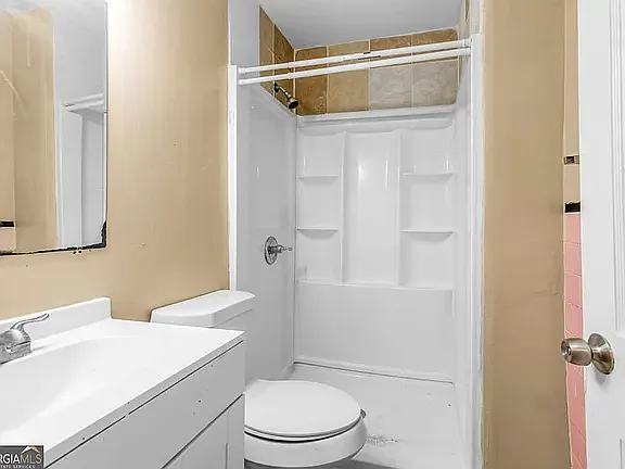 3 bed, 1328 sqft, $1,950 — Photo 2