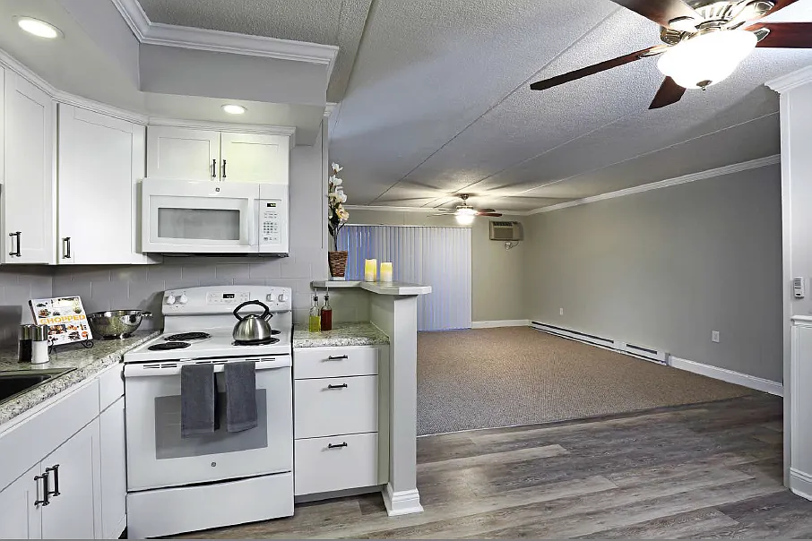 Whitmore Court Apartments — Photo 3