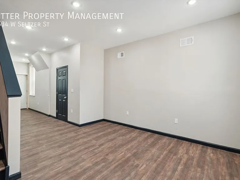 2634 W Seltzer St — Photo 8