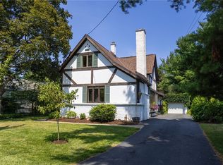 132 Cloverland Dr, Rochester, NY 14610