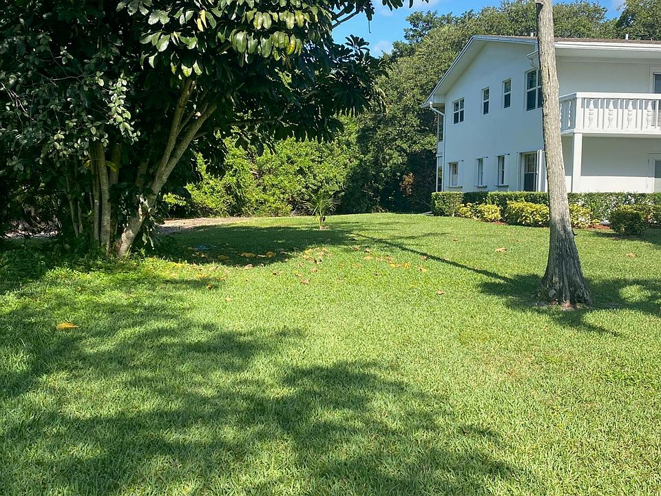 1st image of 51 Oakridge E #51