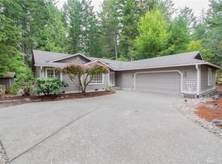 31 E Rainier Ct, Allyn, WA 98524