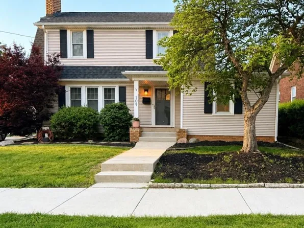 109 Catherine St, Washington, IL 61571