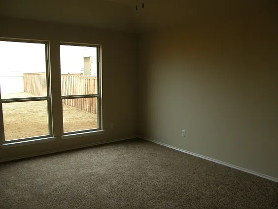 812 Westgate Ct — Photo 5