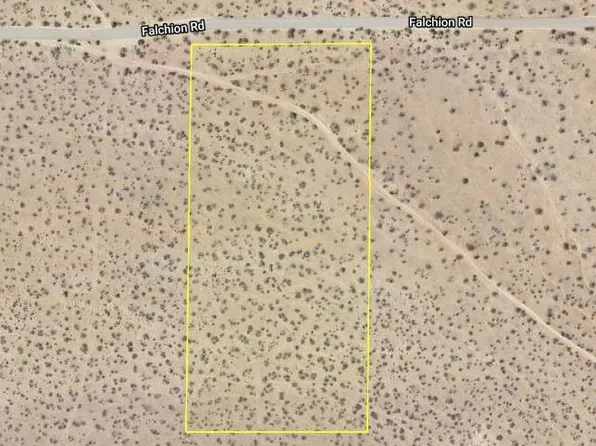 1 Falchion Rd, Apple Valley, CA 92307