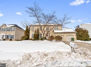 3 Wiltshire Dr, Sewell, NJ 08080