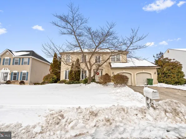 3 Wiltshire Dr, Sewell, NJ 08080