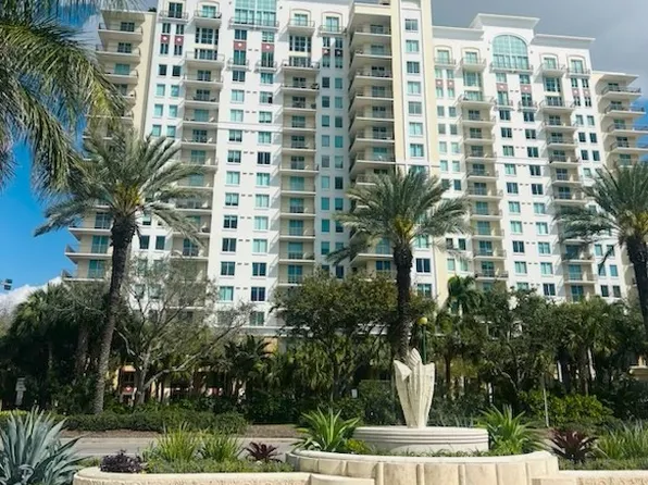 800 N Tamiami Trl, Sarasota, FL