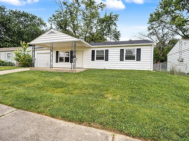 3324 Ainsworth Dr — Photo 3