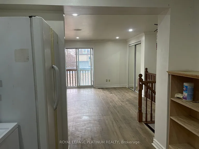 700 Brock Ave — Photo 26