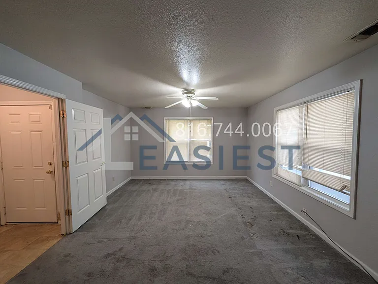 3404 Wayne Ave — Photo 3