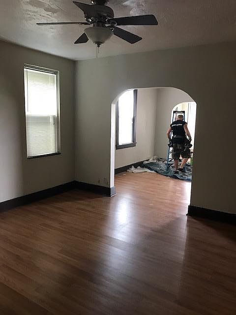 Living room (2/2)