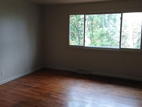 4th image of 142 Orlando Ave APT 1