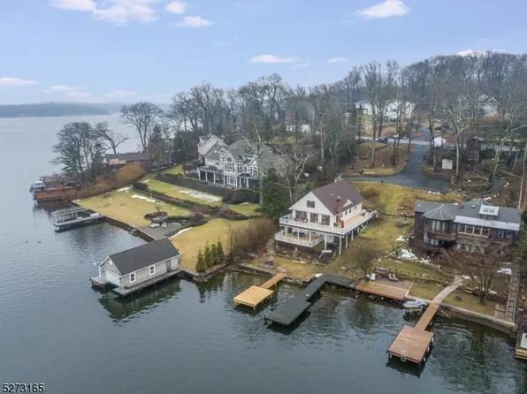 247 Maxim Dr, Hopatcong Boro, NJ 07843