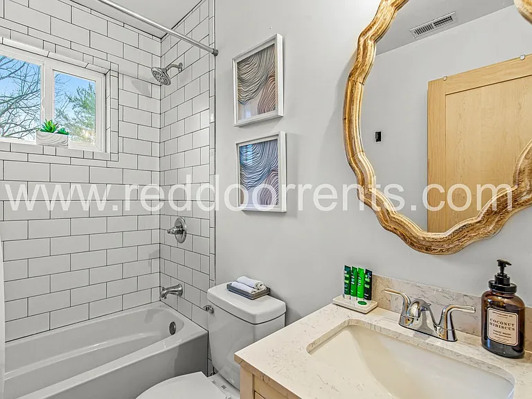 1619 N Tacoma Ave — Photo 14
