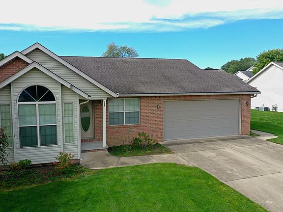 3rd image of 566 Stone Meadow Cir