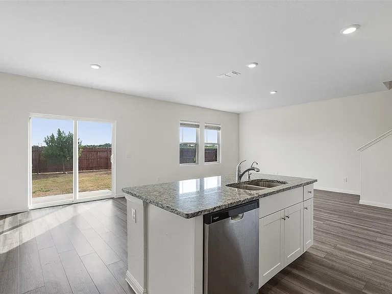 195 Bracken Ln — Photo 6